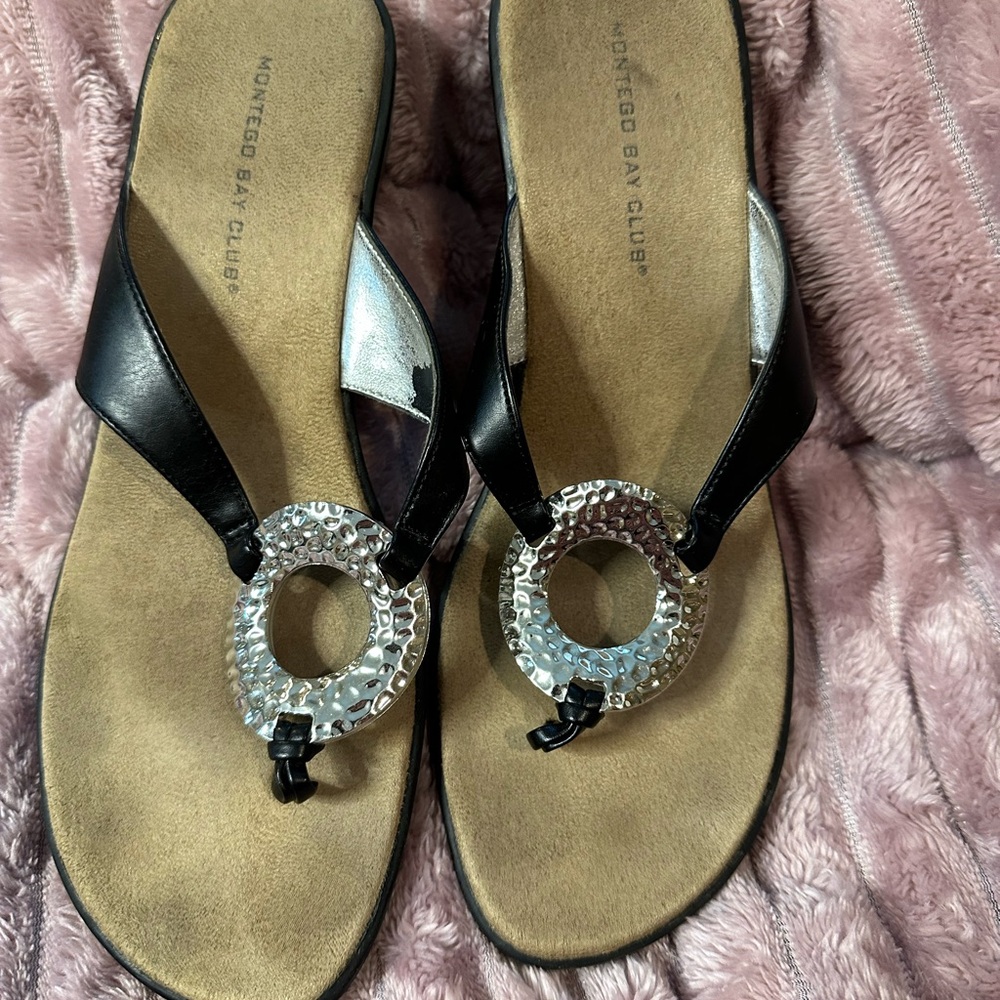 Montego Bay Club Black Sandals with Silver Ring